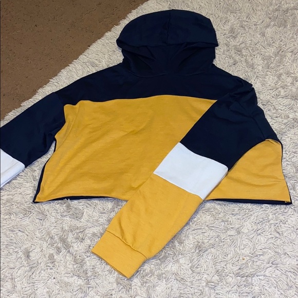 Cute Charlotte Russe cropped stringless hoodie - Picture 3 of 5